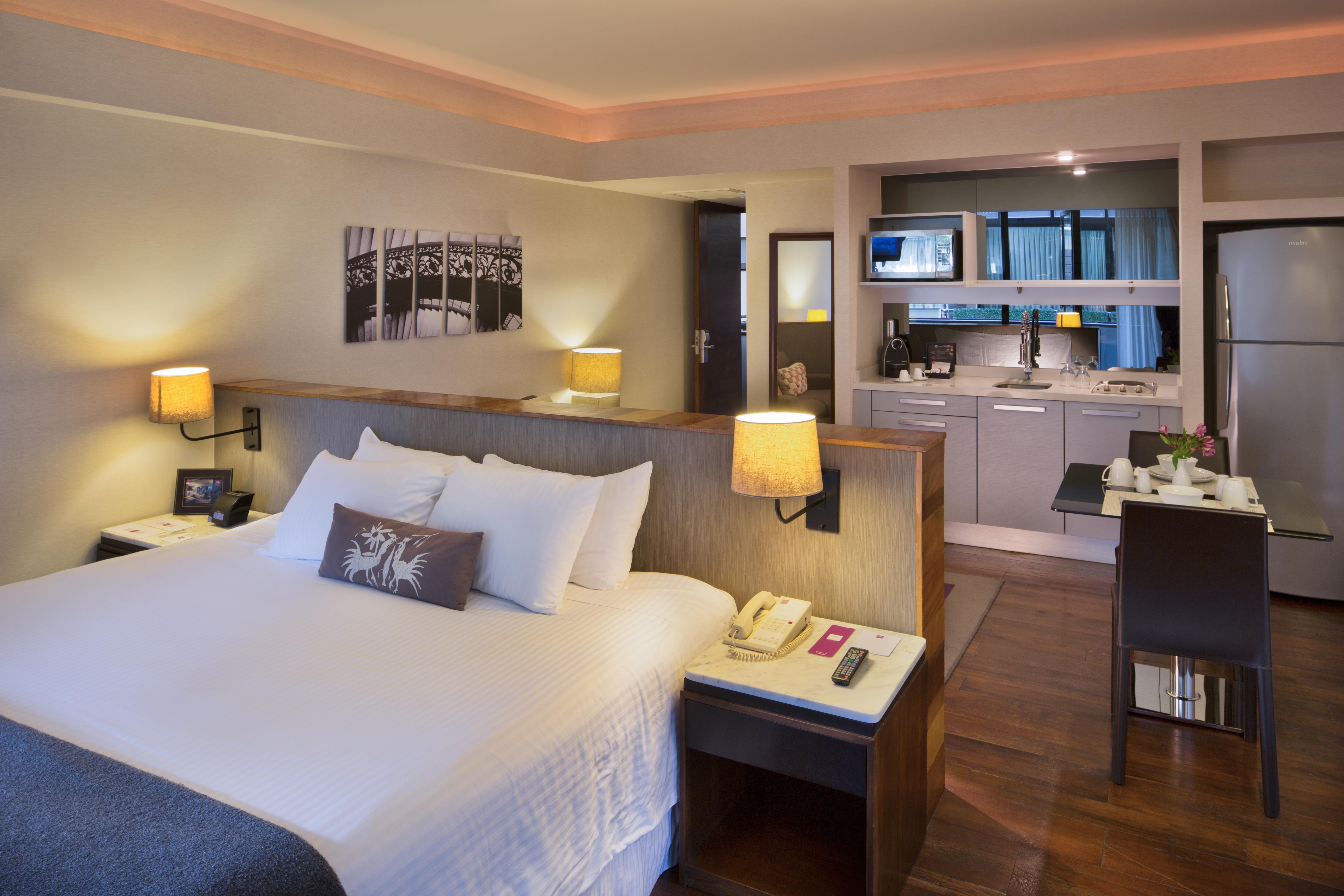 Las Suites Campos Eliseos Мехико Экстерьер фото
