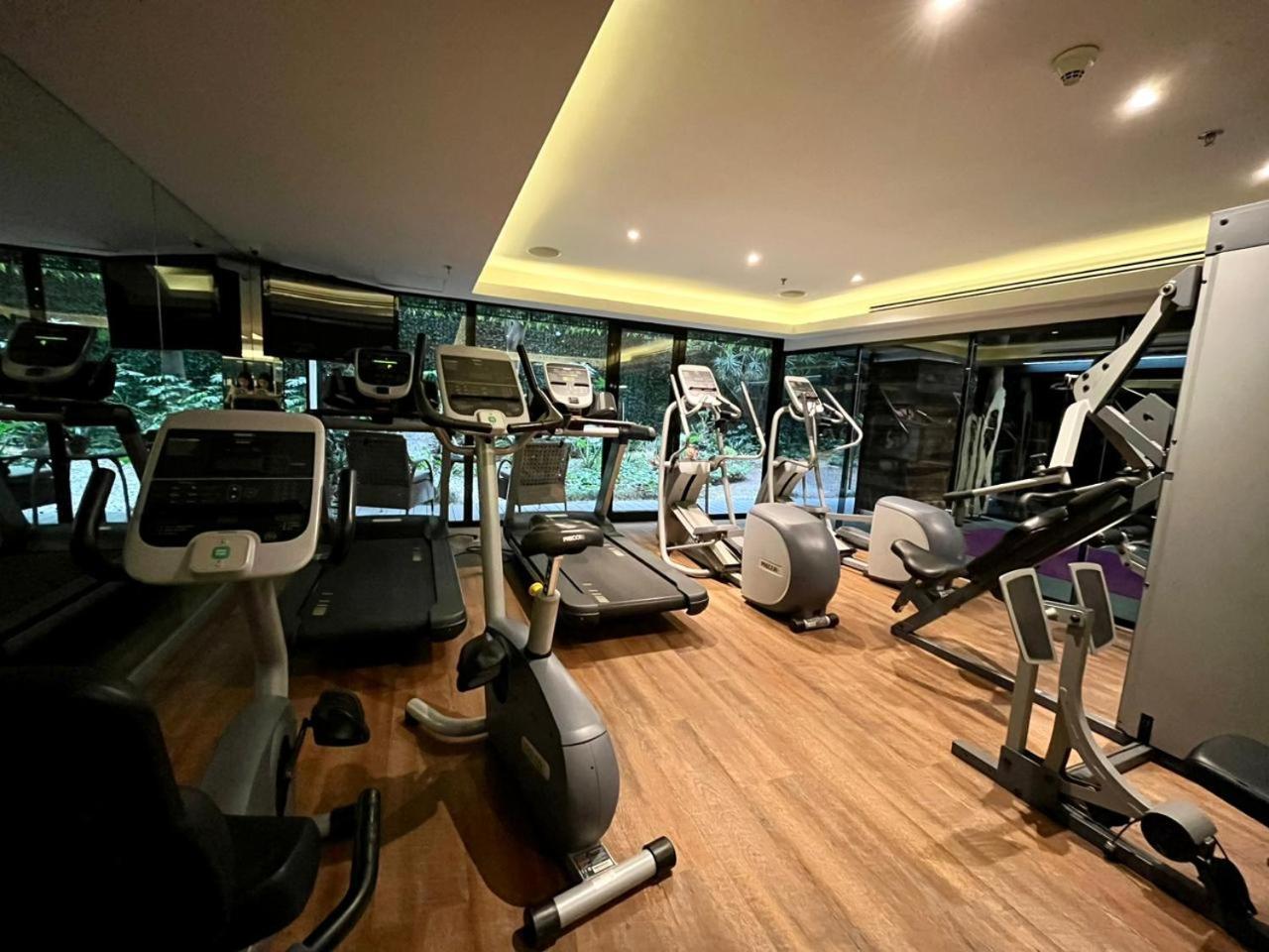 Las Suites Campos Eliseos Мехико Экстерьер фото