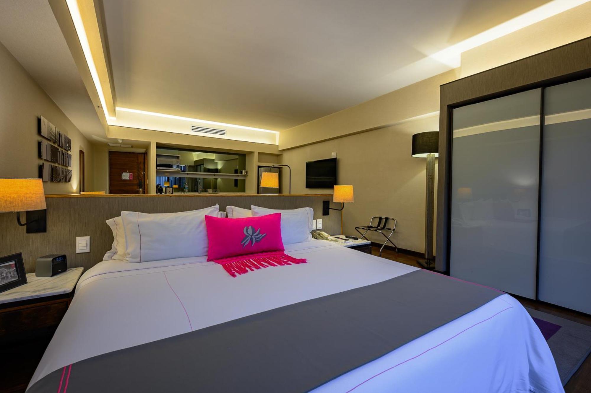 Las Suites Campos Eliseos Мехико Экстерьер фото