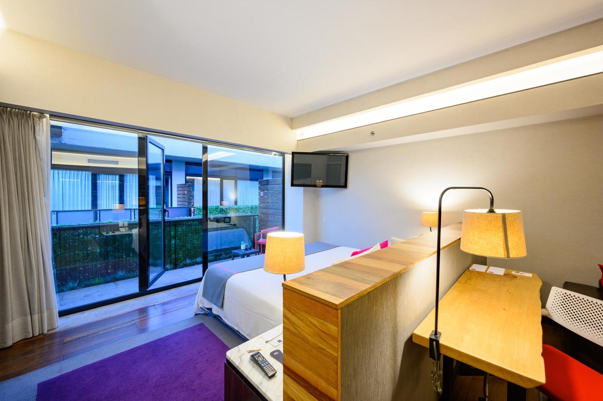 Las Suites Campos Eliseos Мехико Экстерьер фото