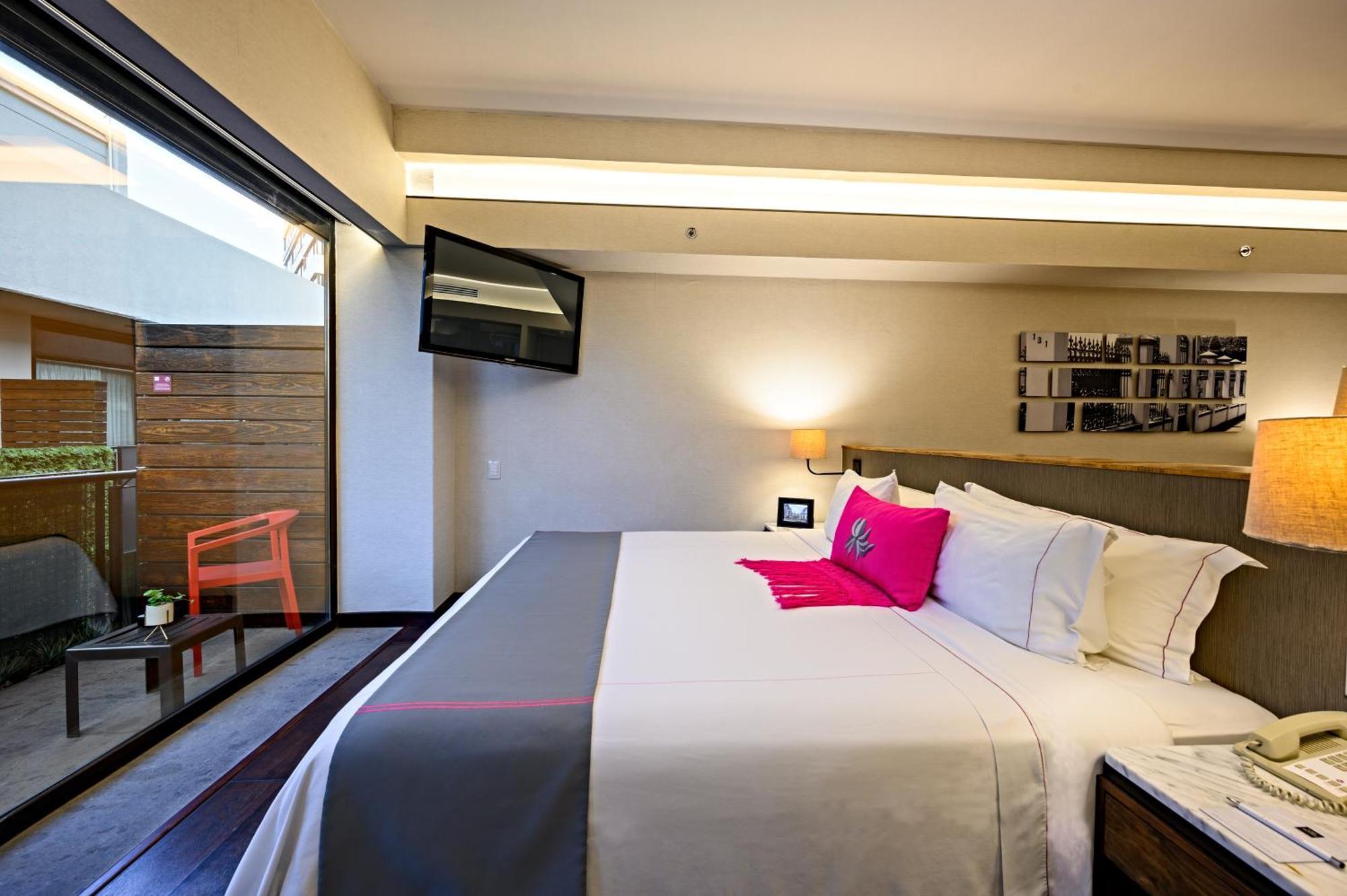 Las Suites Campos Eliseos Мехико Экстерьер фото