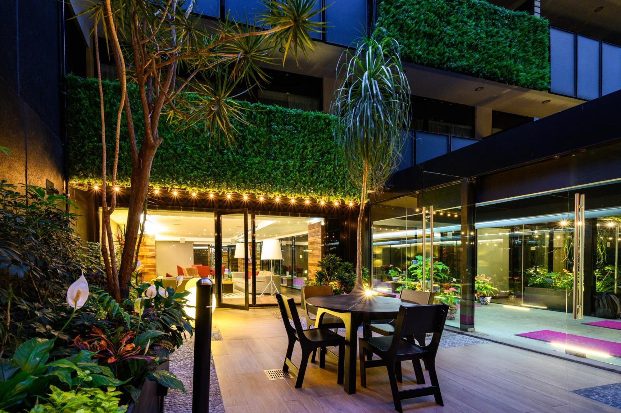 Las Suites Campos Eliseos Мехико Экстерьер фото