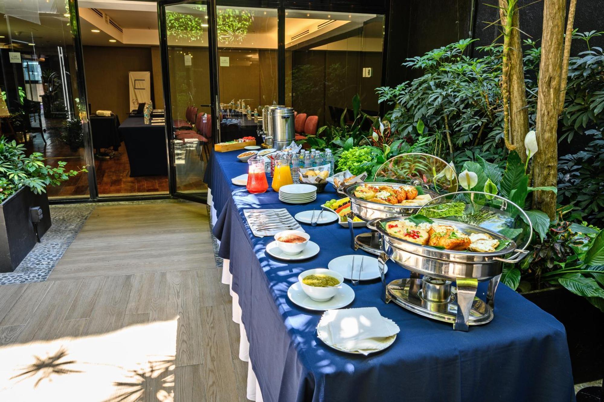 Las Suites Campos Eliseos Мехико Экстерьер фото